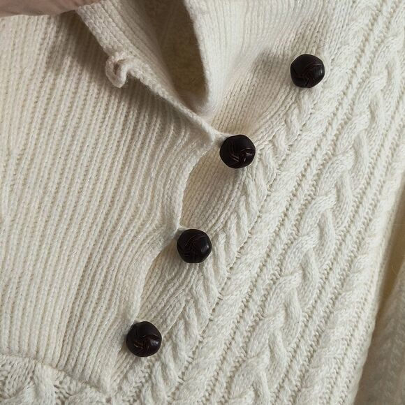 Cream color cable sweater Women's - Picture 3 of 4